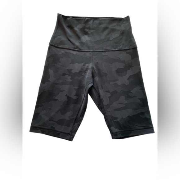 Lululemon Black Camo align shorts size 8  inseam 10” - Picture 1 of 8